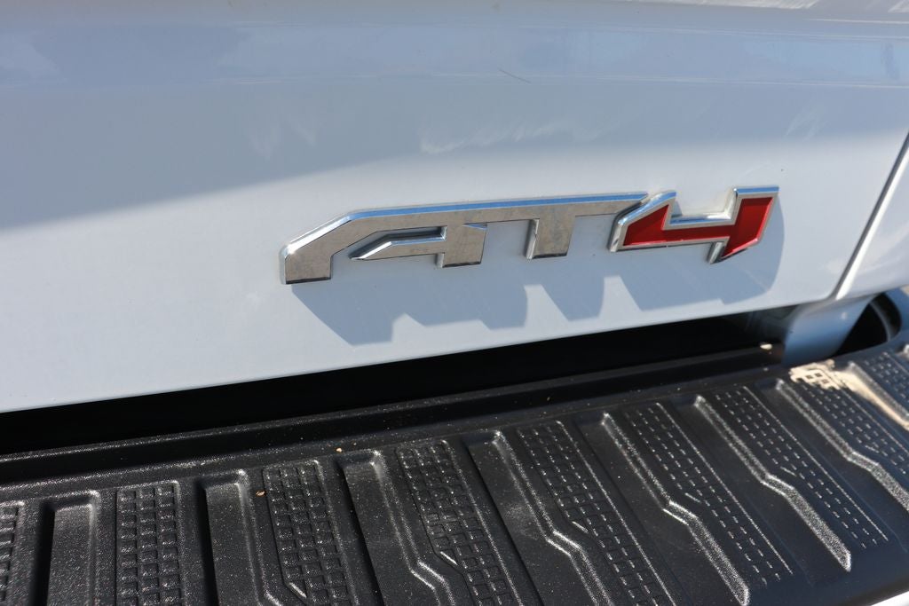 2025 GMC Sierra 1500 AT4
