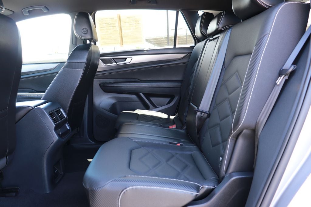 2025 Volkswagen Atlas Cross Sport 2.0T SE w/Technology