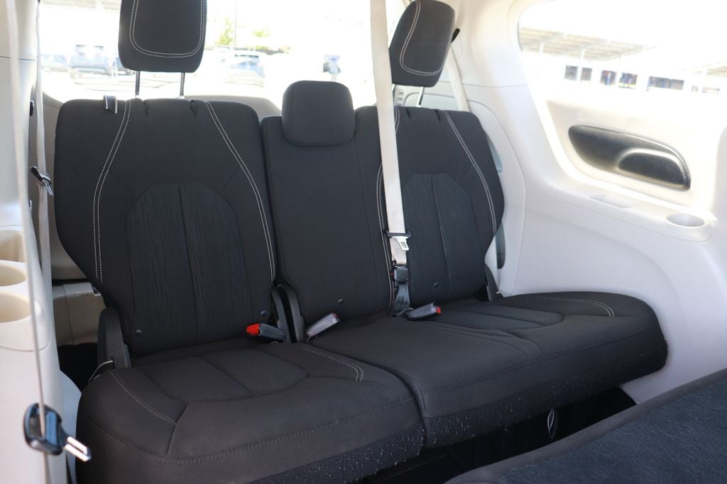 2020 Chrysler Voyager L