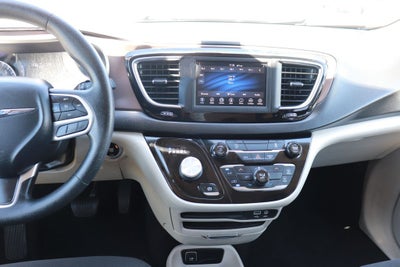 2020 Chrysler Voyager L