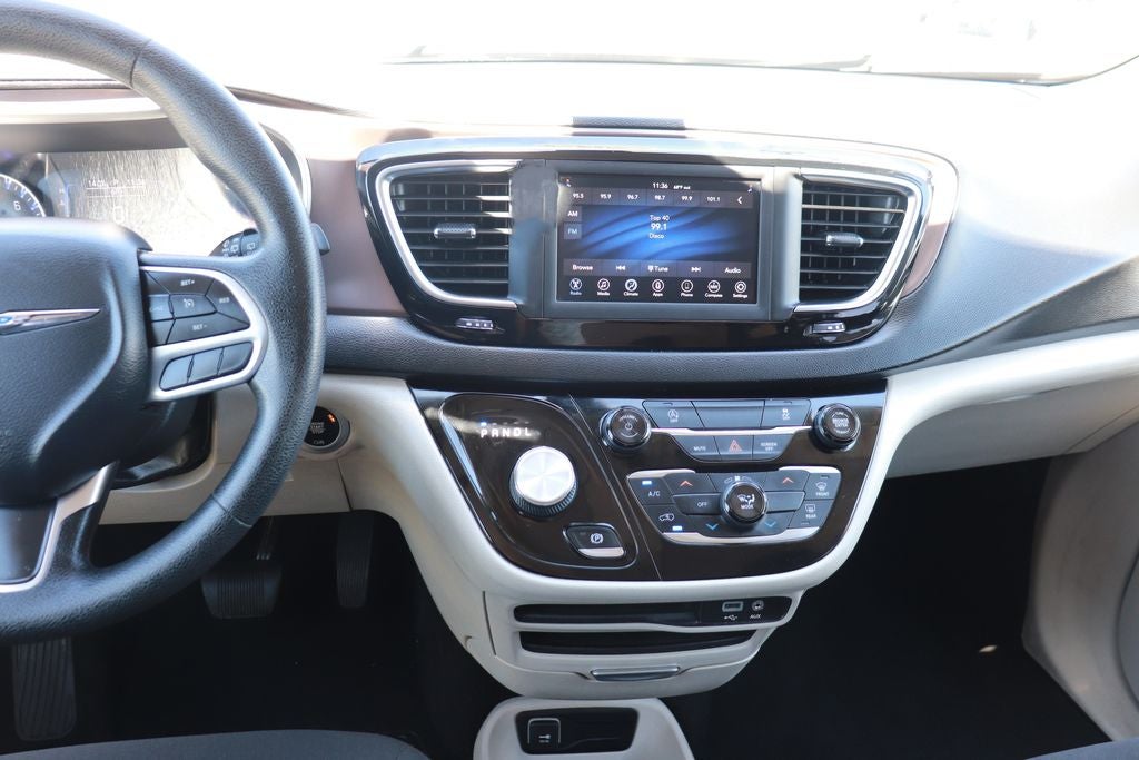 2020 Chrysler Voyager L