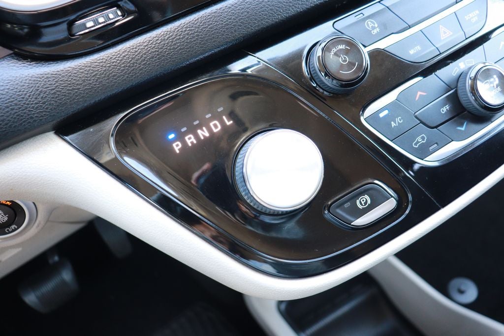 2020 Chrysler Voyager L