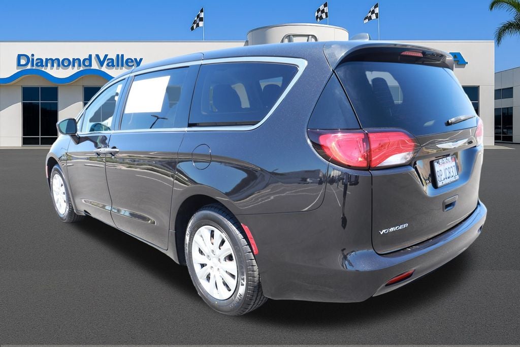 2020 Chrysler Voyager L