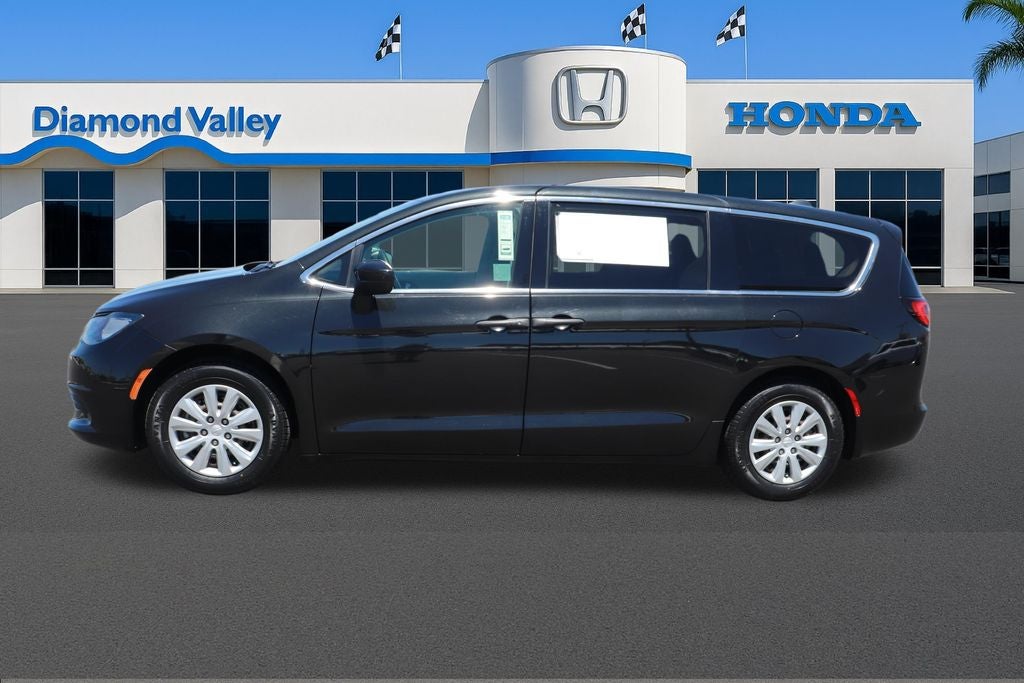 2020 Chrysler Voyager L