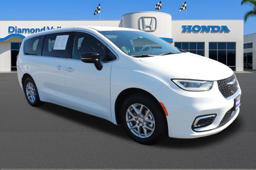 2025 Chrysler Pacifica Select