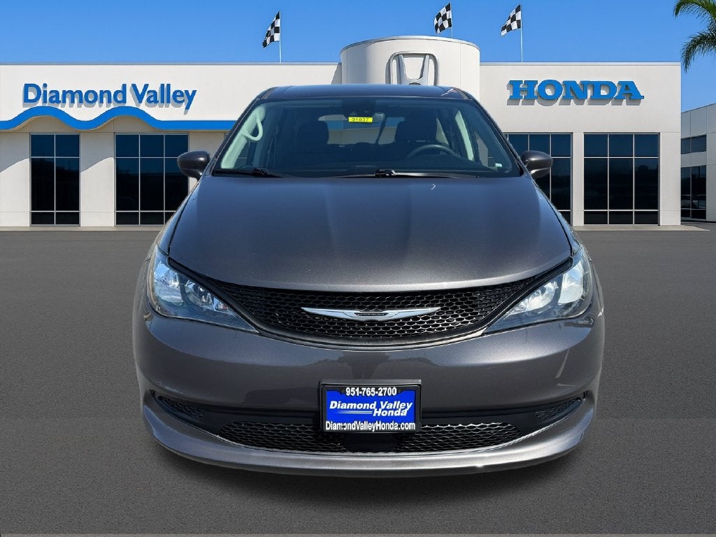 2023 Chrysler Voyager LX