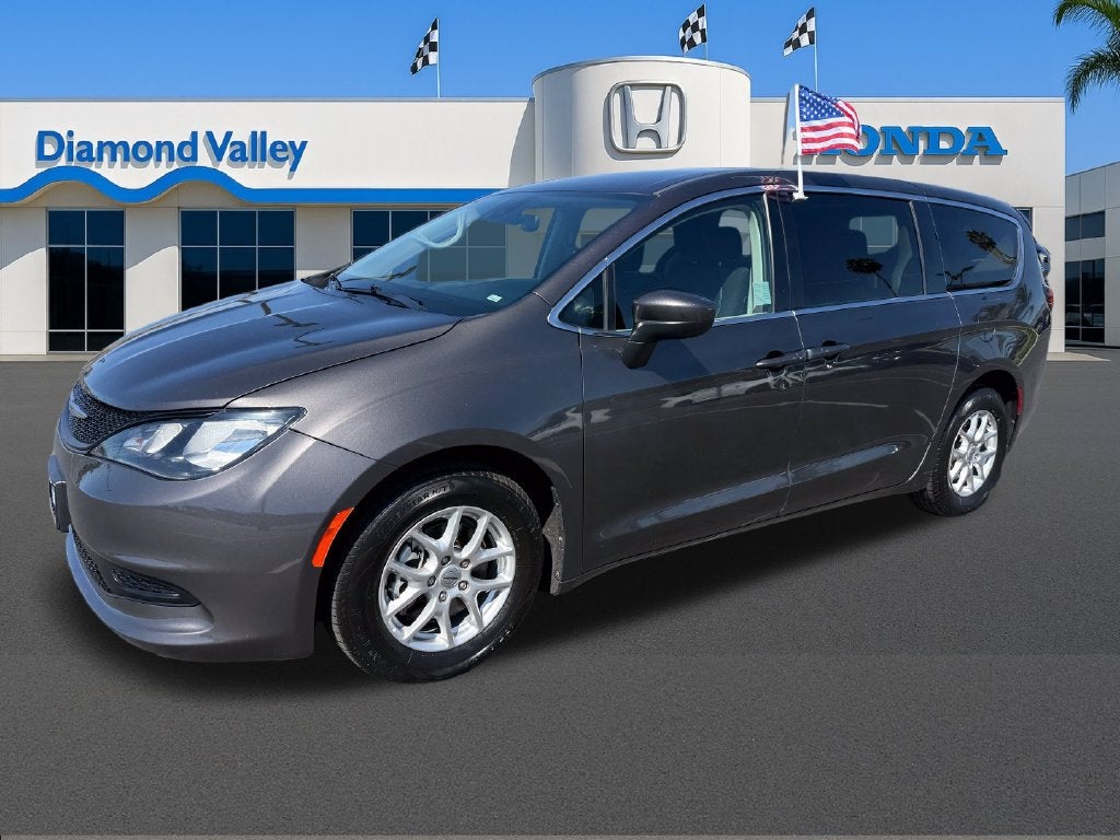 2023 Chrysler Voyager LX