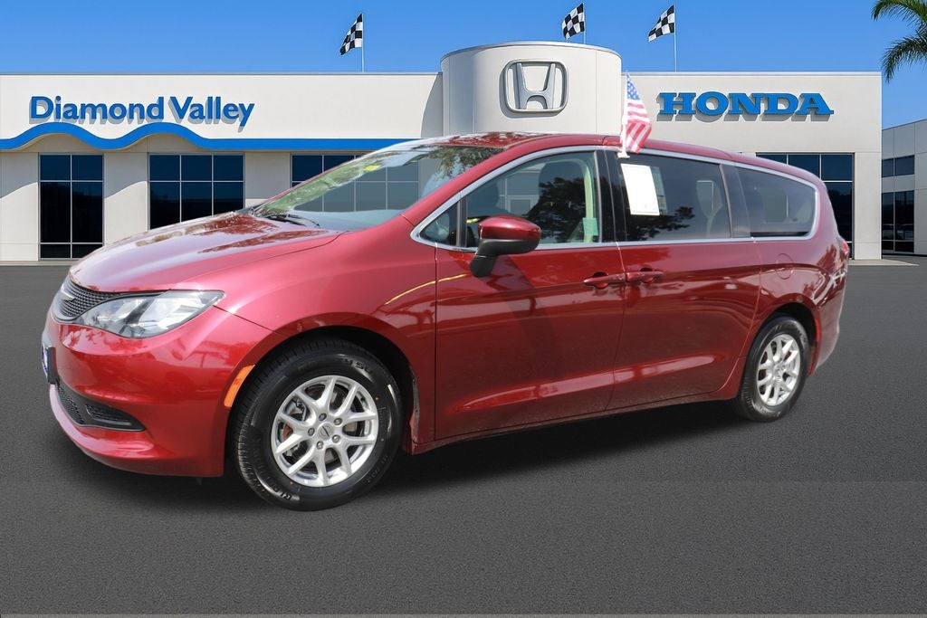 2023 Chrysler Voyager LX