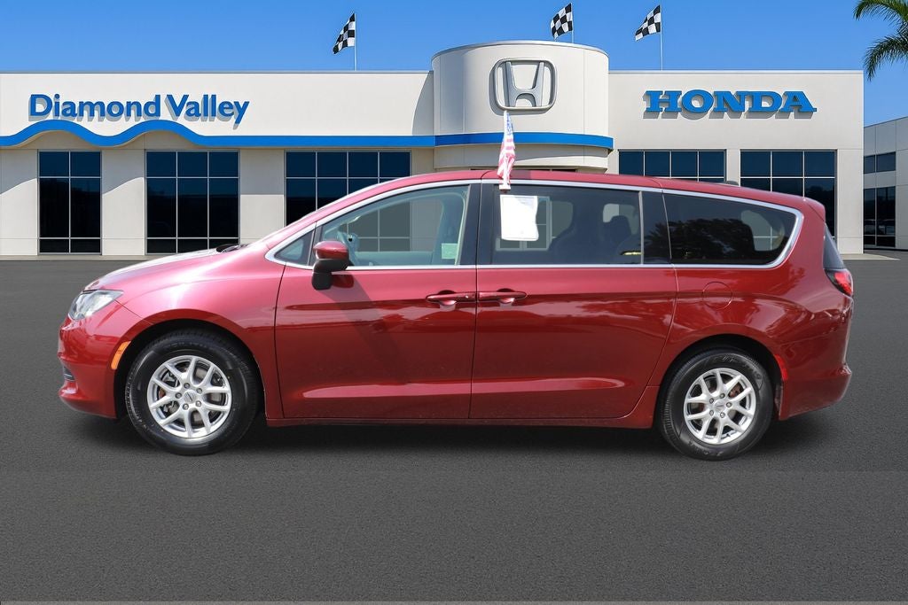 2023 Chrysler Voyager LX