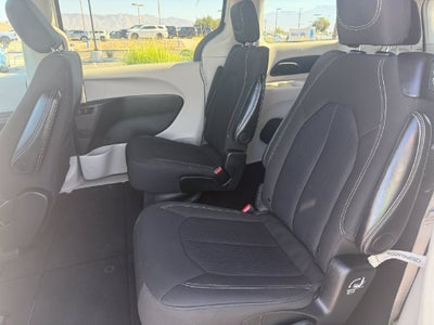 2024 Chrysler Voyager LX