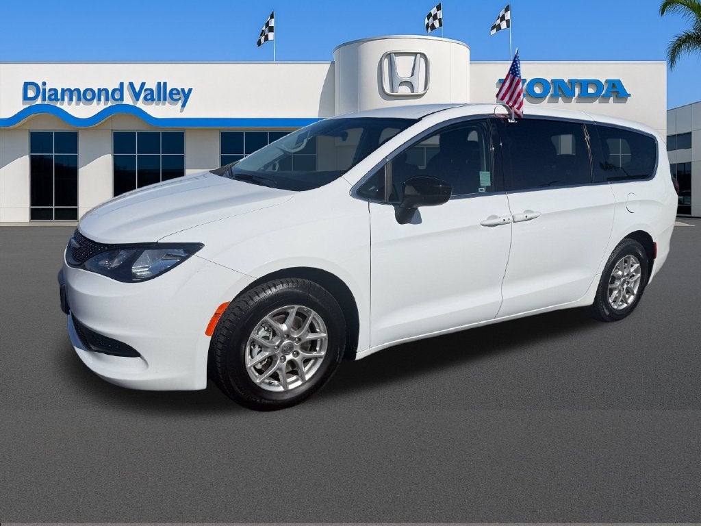 2024 Chrysler Voyager LX