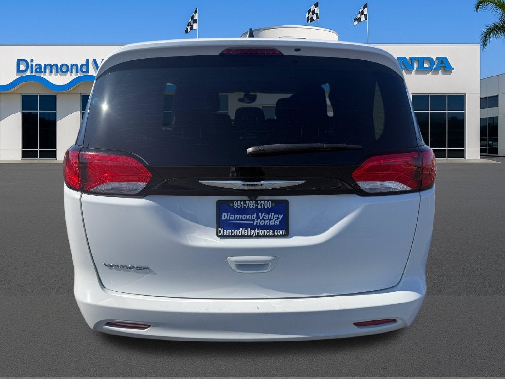 2024 Chrysler Voyager LX