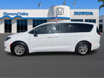 2024 Chrysler Voyager LX