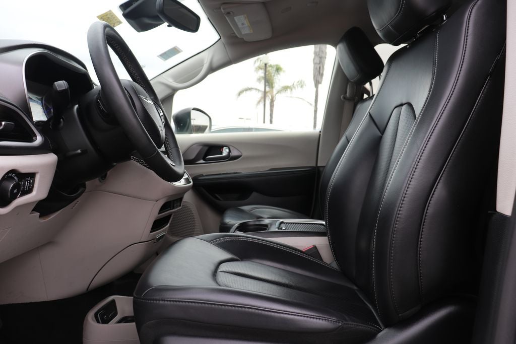 2023 Chrysler Pacifica Hybrid Touring L