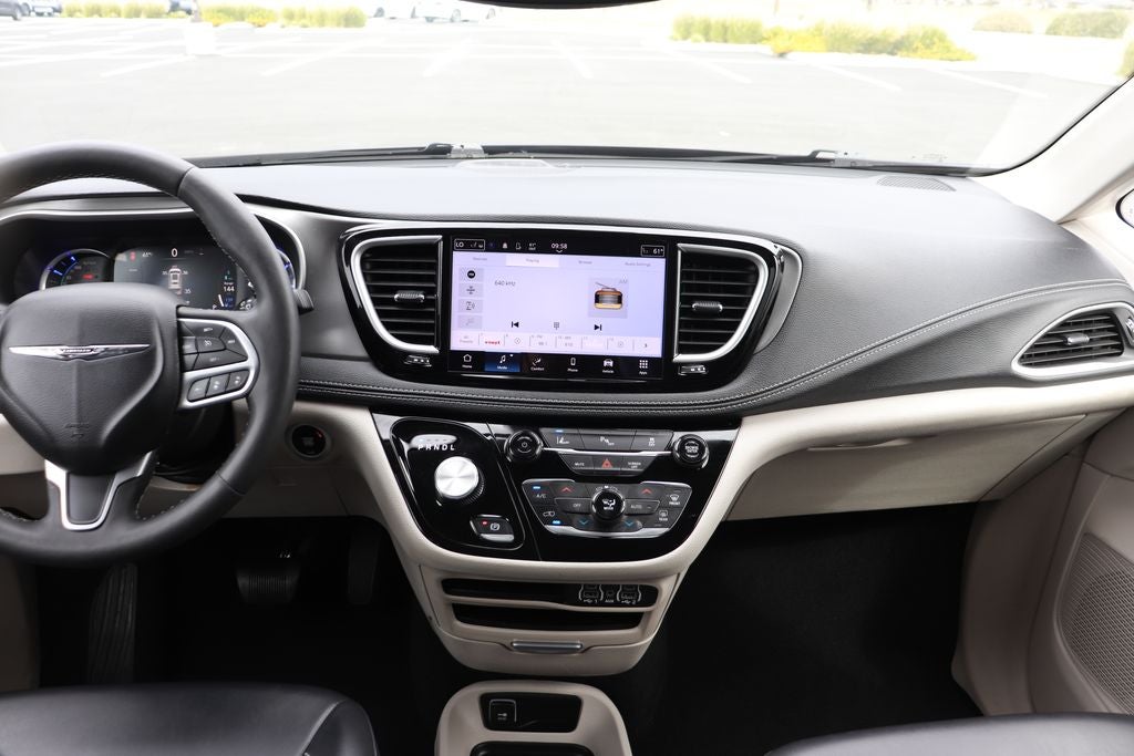 2023 Chrysler Pacifica Hybrid Touring L