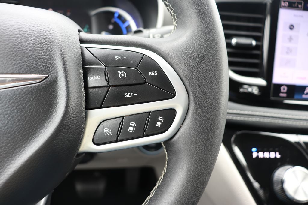 2023 Chrysler Pacifica Hybrid Touring L