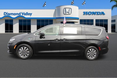 2023 Chrysler Pacifica Hybrid Touring L