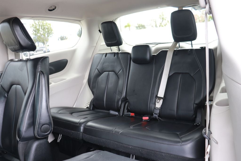 2024 Chrysler Pacifica Hybrid Select