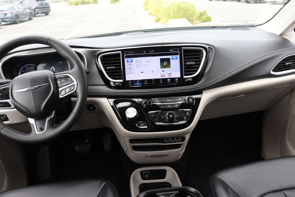 2024 Chrysler Pacifica Hybrid Select