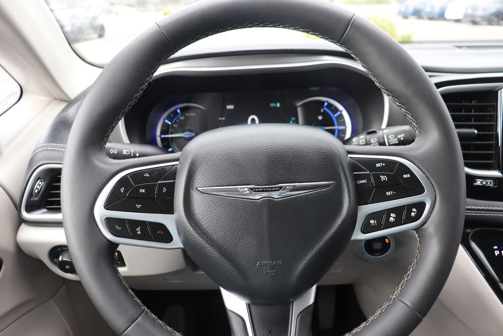 2024 Chrysler Pacifica Hybrid Select