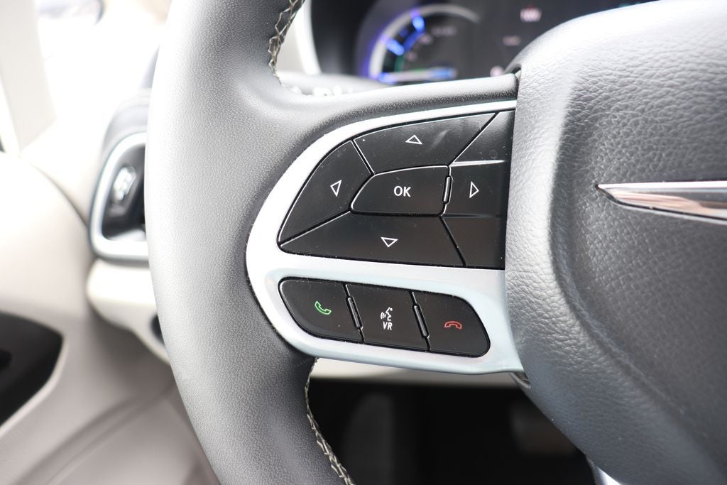 2024 Chrysler Pacifica Hybrid Select