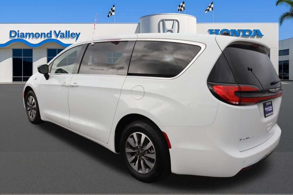 2024 Chrysler Pacifica Hybrid Select