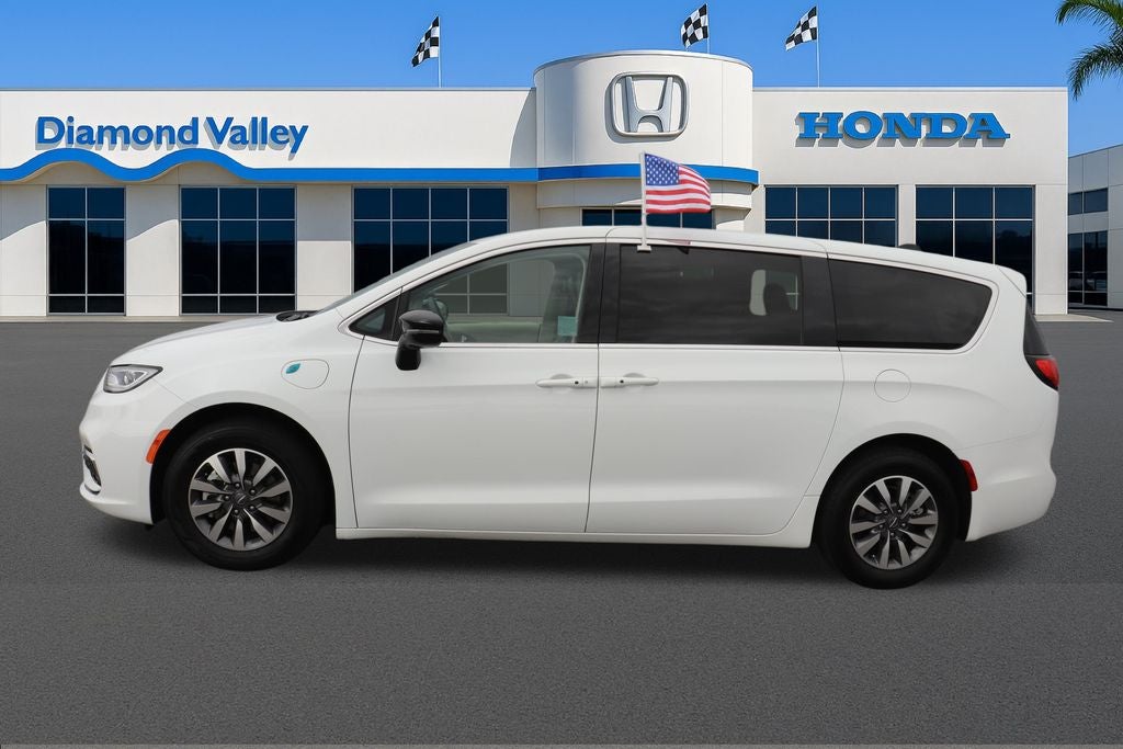 2024 Chrysler Pacifica Hybrid Select