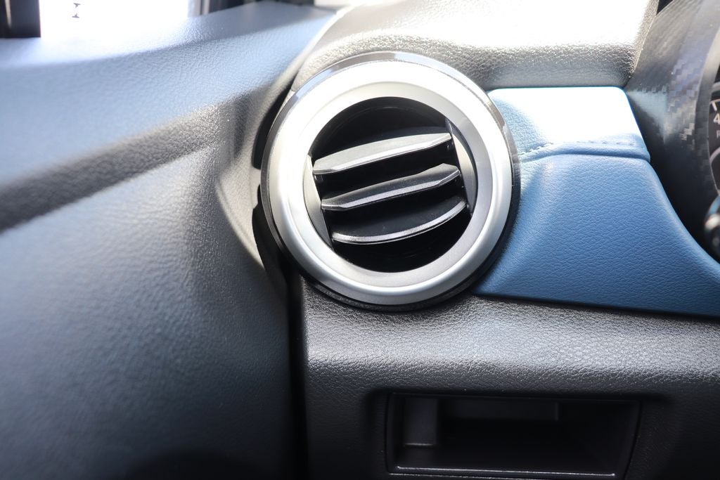 2023 Nissan Versa 1.6 SV