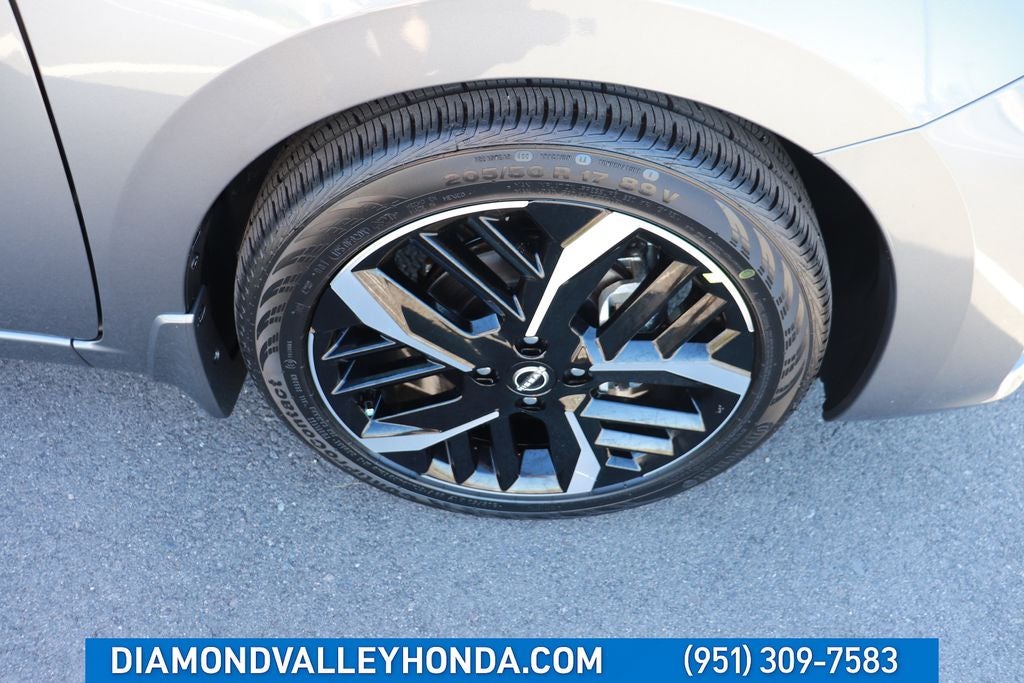 2025 Nissan Versa 1.6 SR