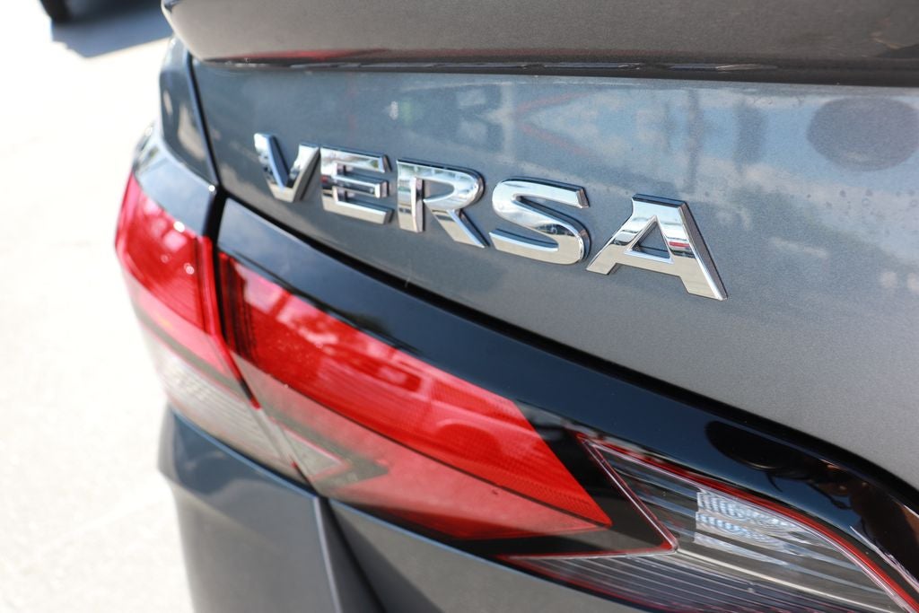 2025 Nissan Versa 1.6 SR