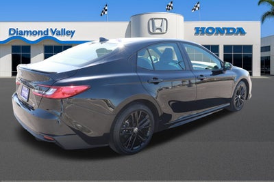 2025 Toyota Camry SE