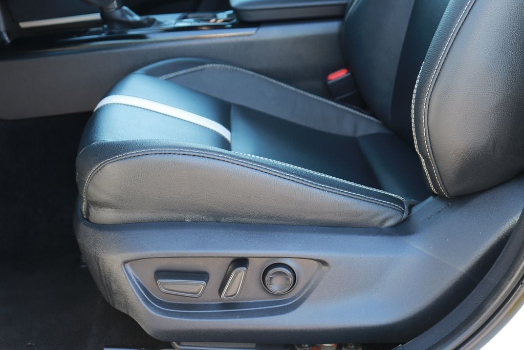 2025 Toyota Camry Hybrid SE