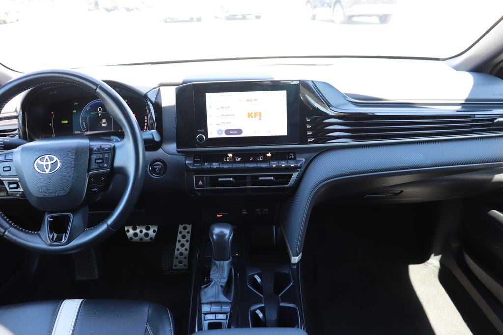 2025 Toyota Camry Hybrid SE