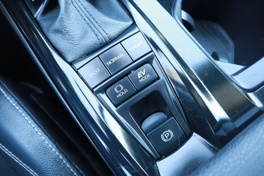 2025 Toyota Camry Hybrid SE