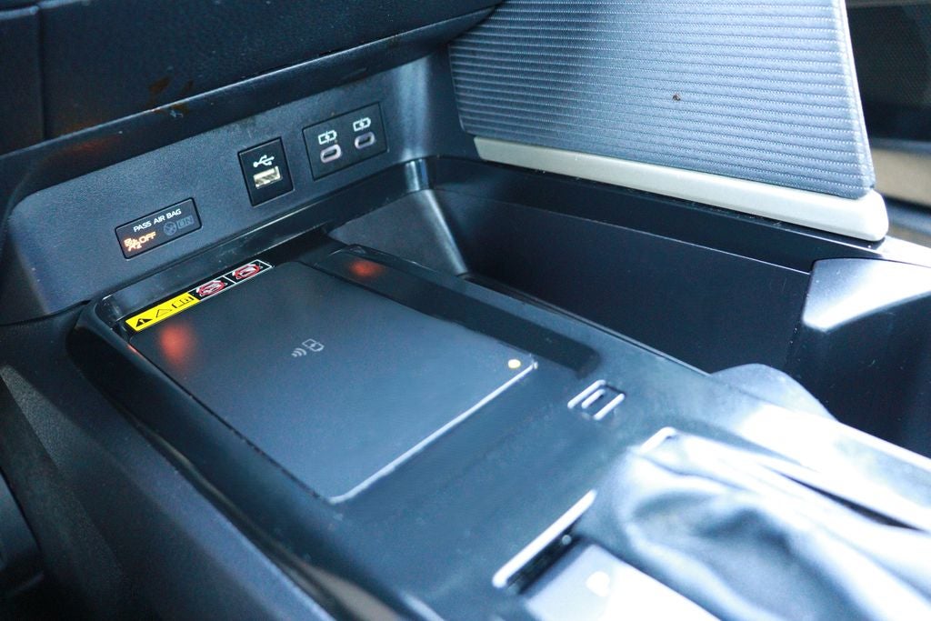 2025 Toyota Camry Hybrid SE