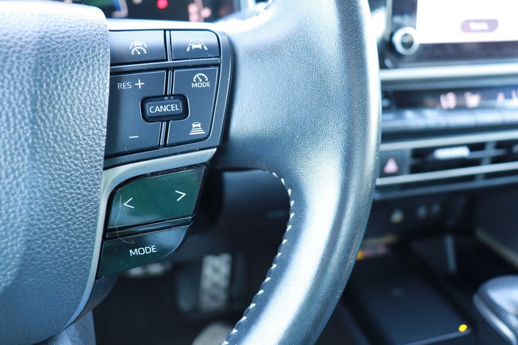 2025 Toyota Camry Hybrid SE