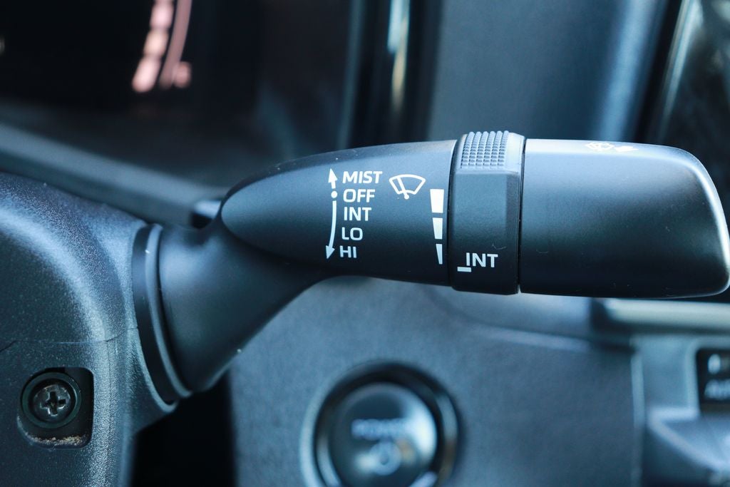 2025 Toyota Camry Hybrid SE