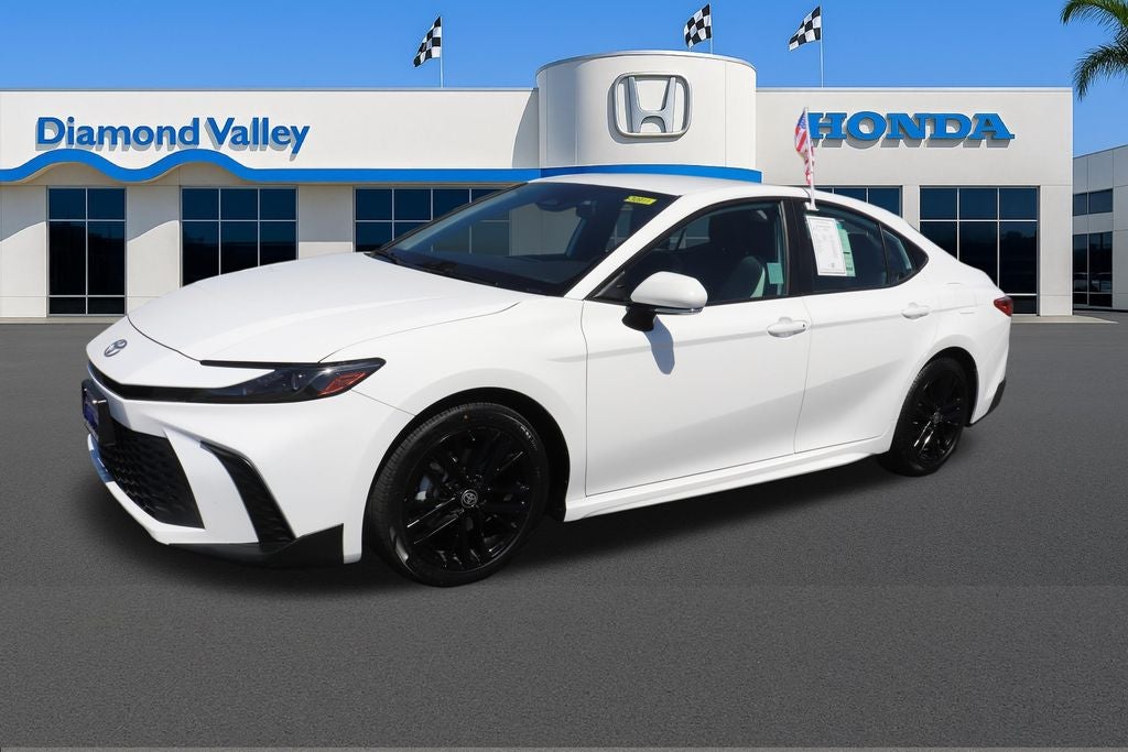 2025 Toyota Camry Hybrid SE