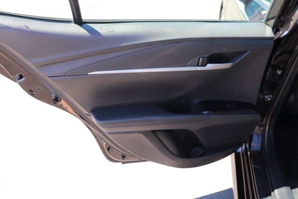 2025 Toyota Camry Hybrid LE