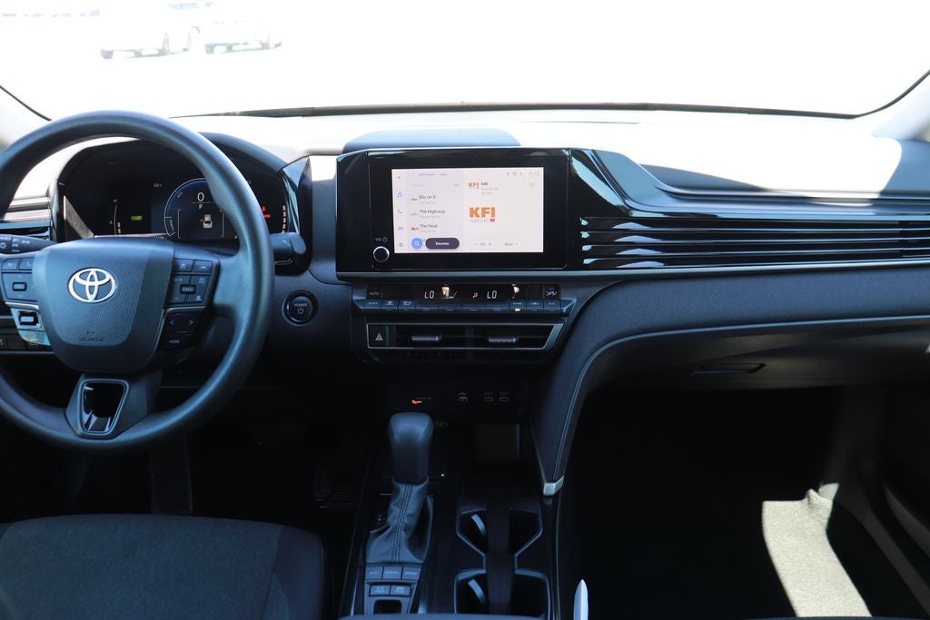 2025 Toyota Camry Hybrid LE