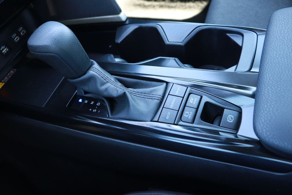 2025 Toyota Camry Hybrid LE