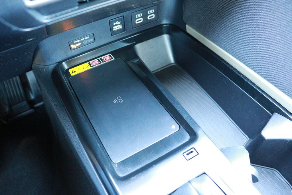 2025 Toyota Camry Hybrid LE