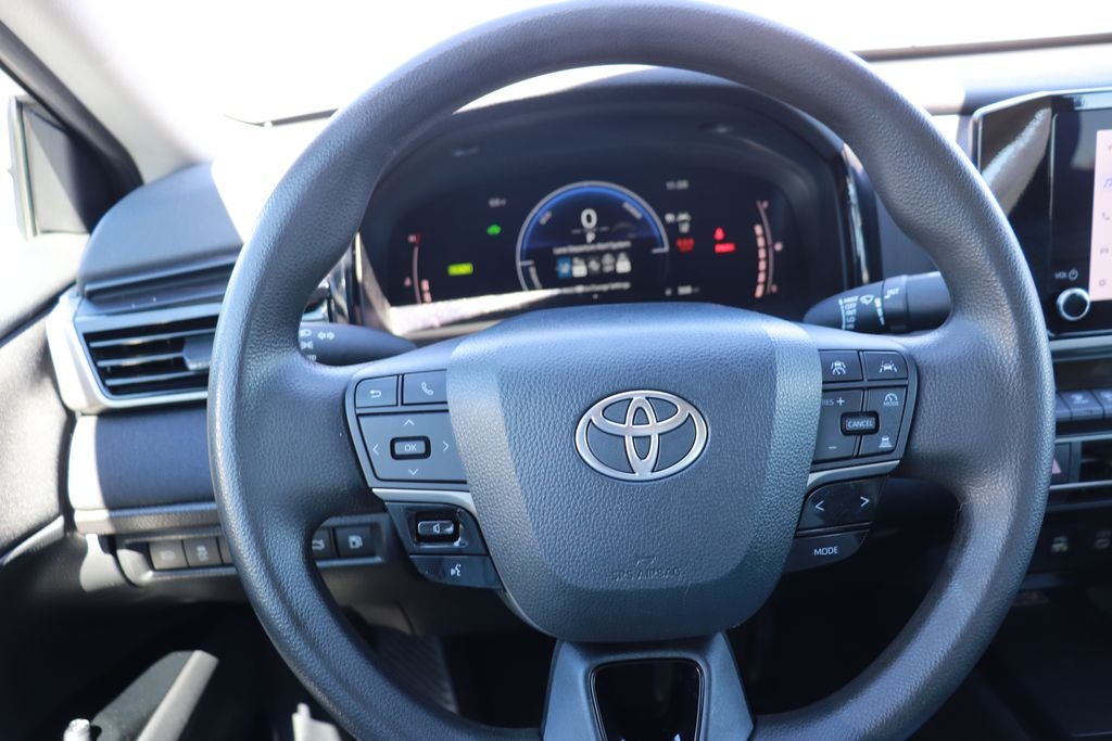 2025 Toyota Camry Hybrid LE