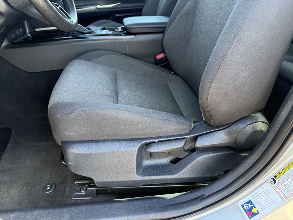 2025 Toyota Camry Hybrid LE