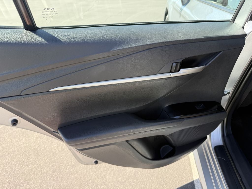 2025 Toyota Camry Hybrid LE