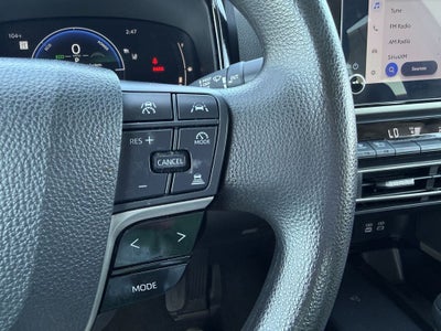 2025 Toyota Camry Hybrid LE