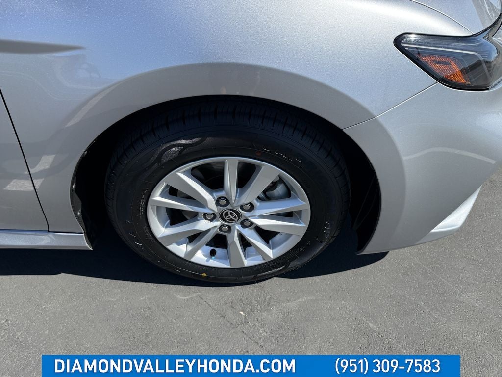 2025 Toyota Camry Hybrid LE