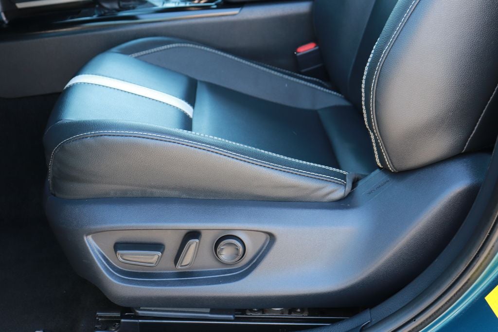 2025 Toyota Camry Hybrid SE