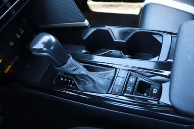 2025 Toyota Camry Hybrid SE