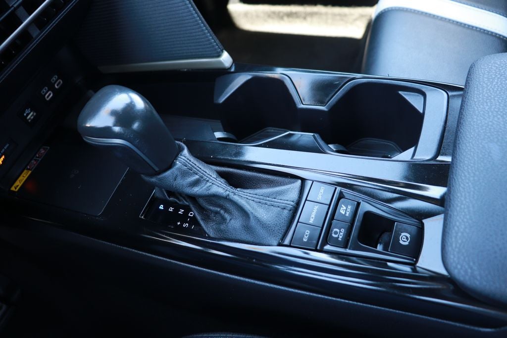 2025 Toyota Camry Hybrid SE